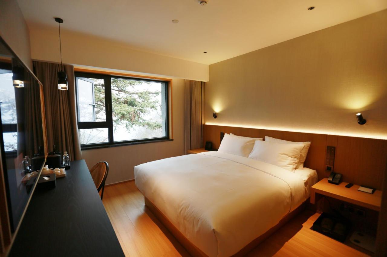 Wudang Mountain The Yew House Hotel Wudangshan Екстериор снимка