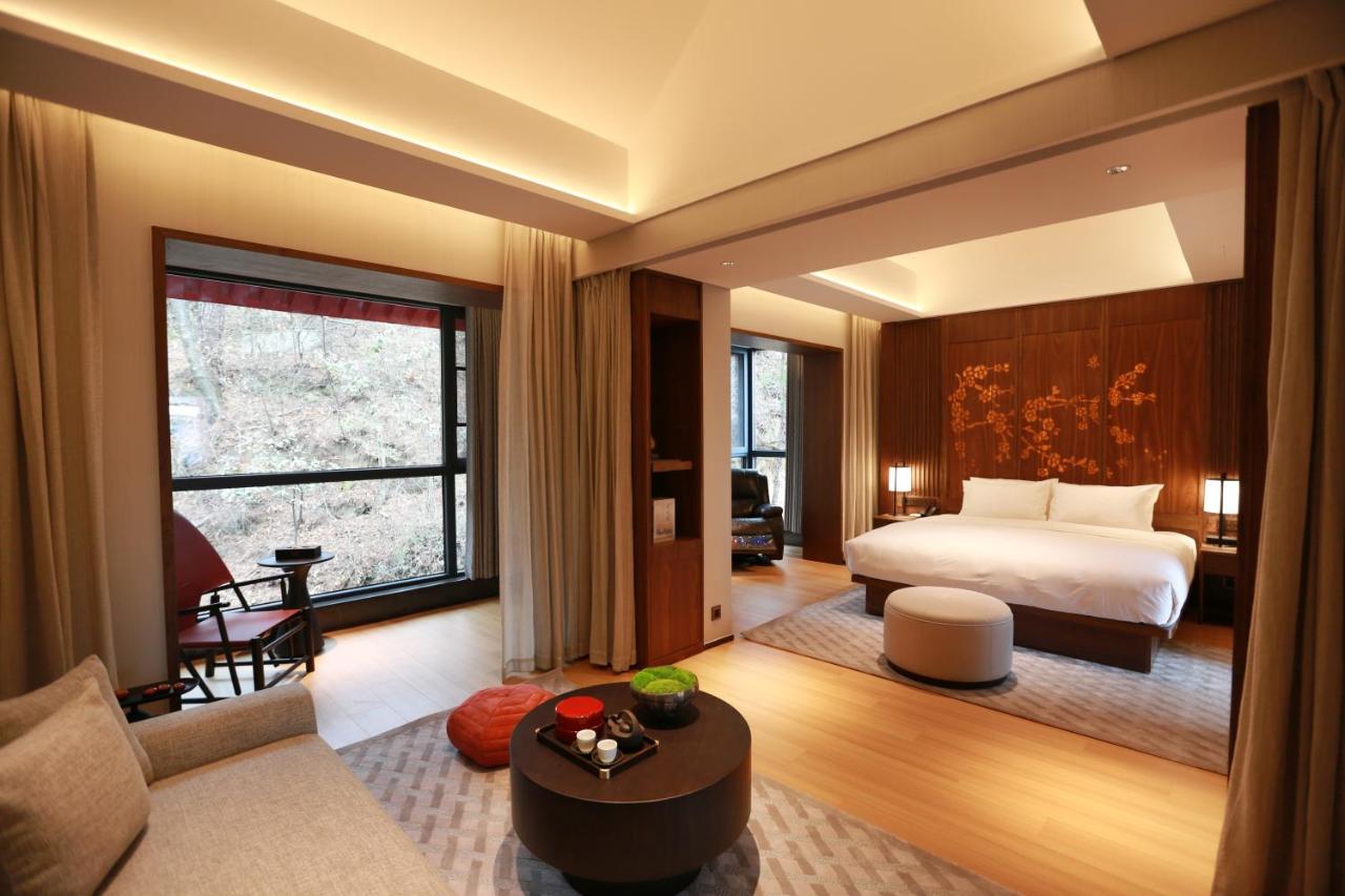 Wudang Mountain The Yew House Hotel Wudangshan Стая снимка